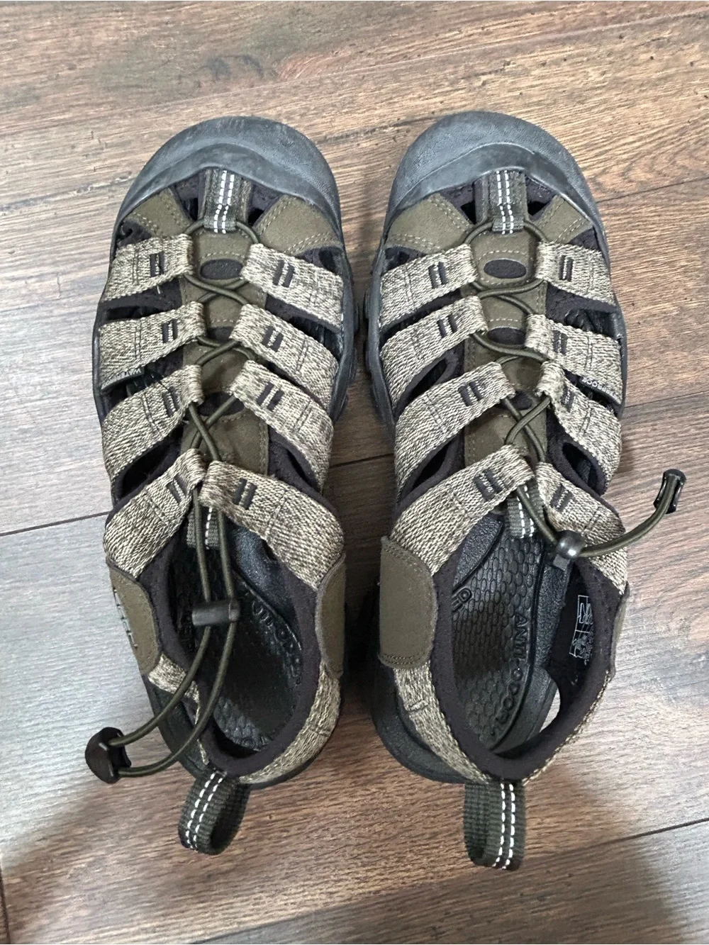 Keen Olive Green and Black Strappy Outdoor Sandals NEW WITHOUT TAGS